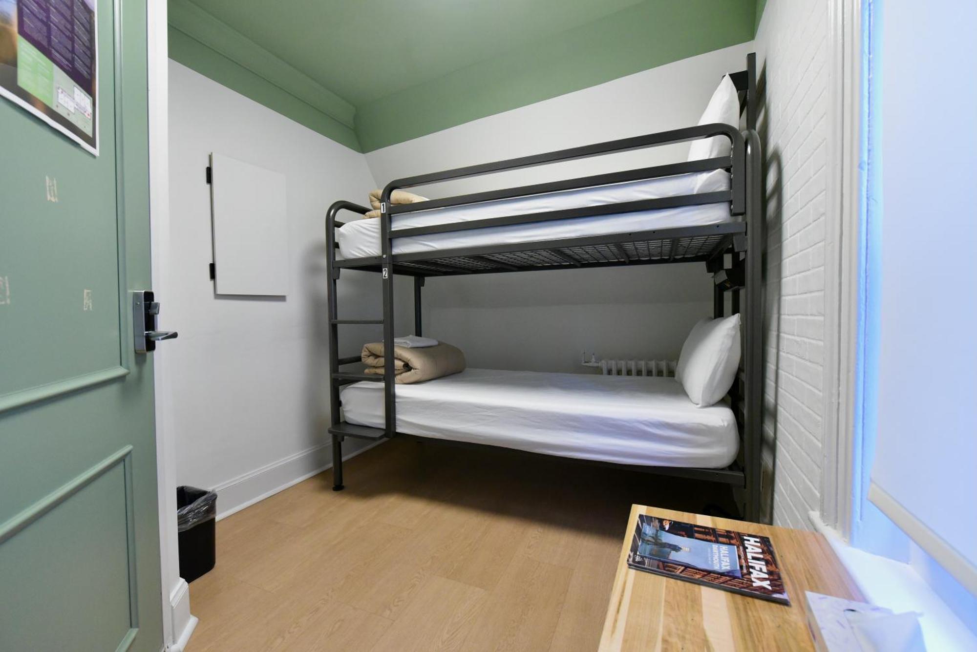 Hi Halifax Heritage House Hostel Extérieur photo