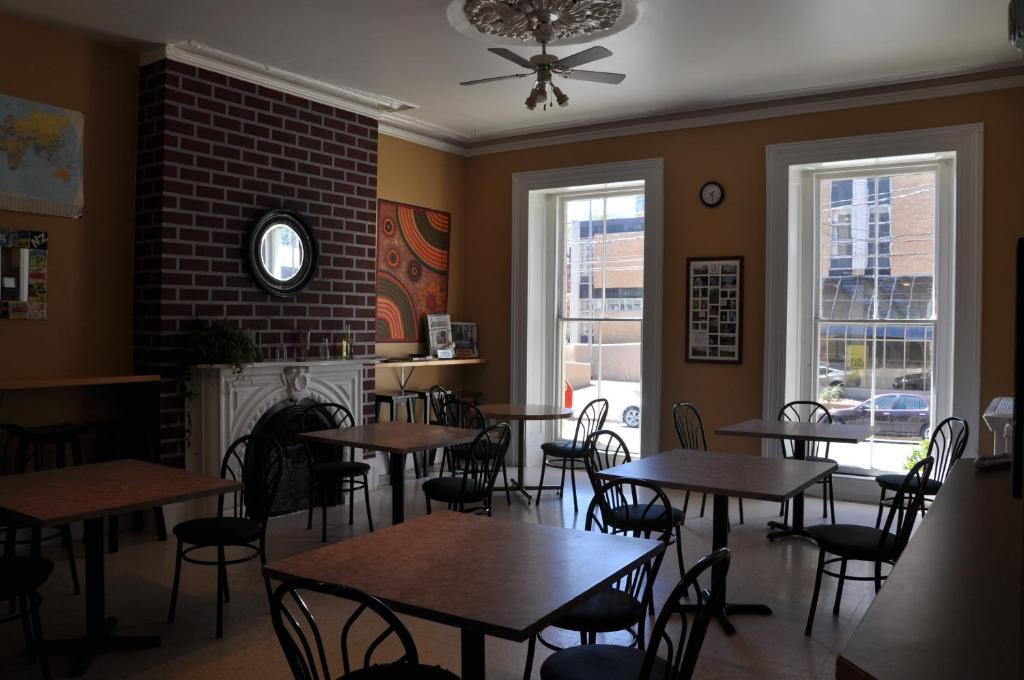 Hi Halifax Heritage House Hostel Extérieur photo